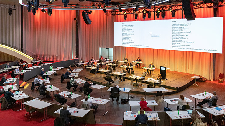 Erste Synode im Kursaal Bern